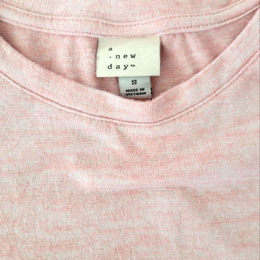 ✨Woman's Softspun Knit Pink Muscle Tank Top✨ - Picture 3 of 4